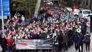 BEŞİKTAŞ BELEDİYESİ ATAYA SAYGI YÜRÜYÜŞÜNE ONBİNLER KATILDI