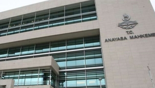 AYM: Öğretmeninin sosyal medya paylaşımına verilen ceza hukuksuz