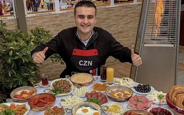 Lüks araçlarını tek tek satıyor: CZN Burak, babası tarafından dolandırıldı