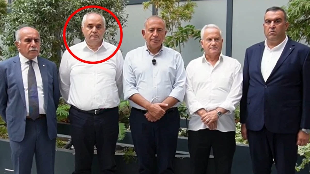 Son dakika... CHP'de kayyum heyetinden bir kişi çekiliyor